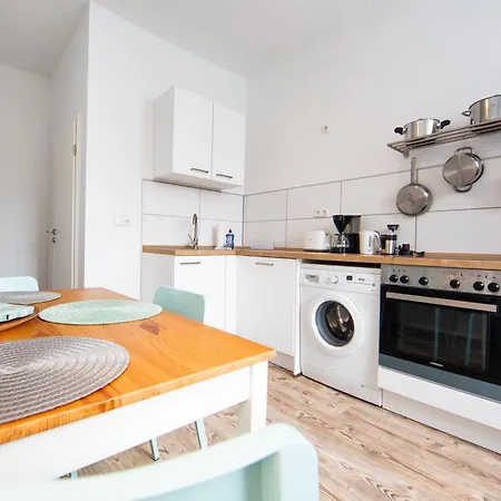 Grossraum-Apartments Mit 2Sz, Wz, Kueche, Smart-Tv, Parken, Etc Erfurt Room photo
