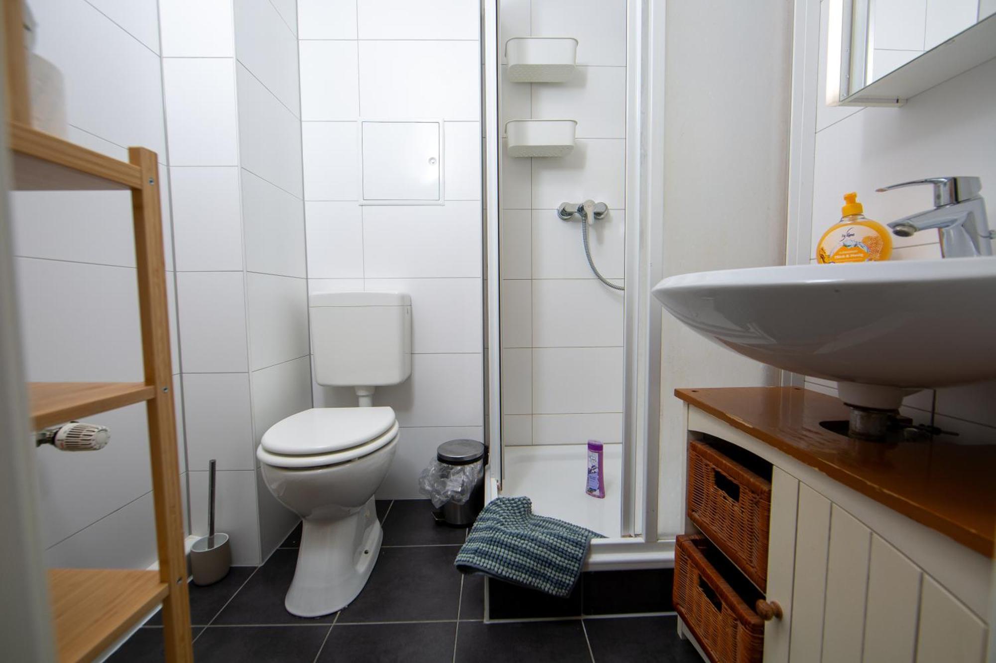Grossraum-apartments Mit 2sz, Wz, Kueche, Smart-tv, Parken, Etc Apartment *