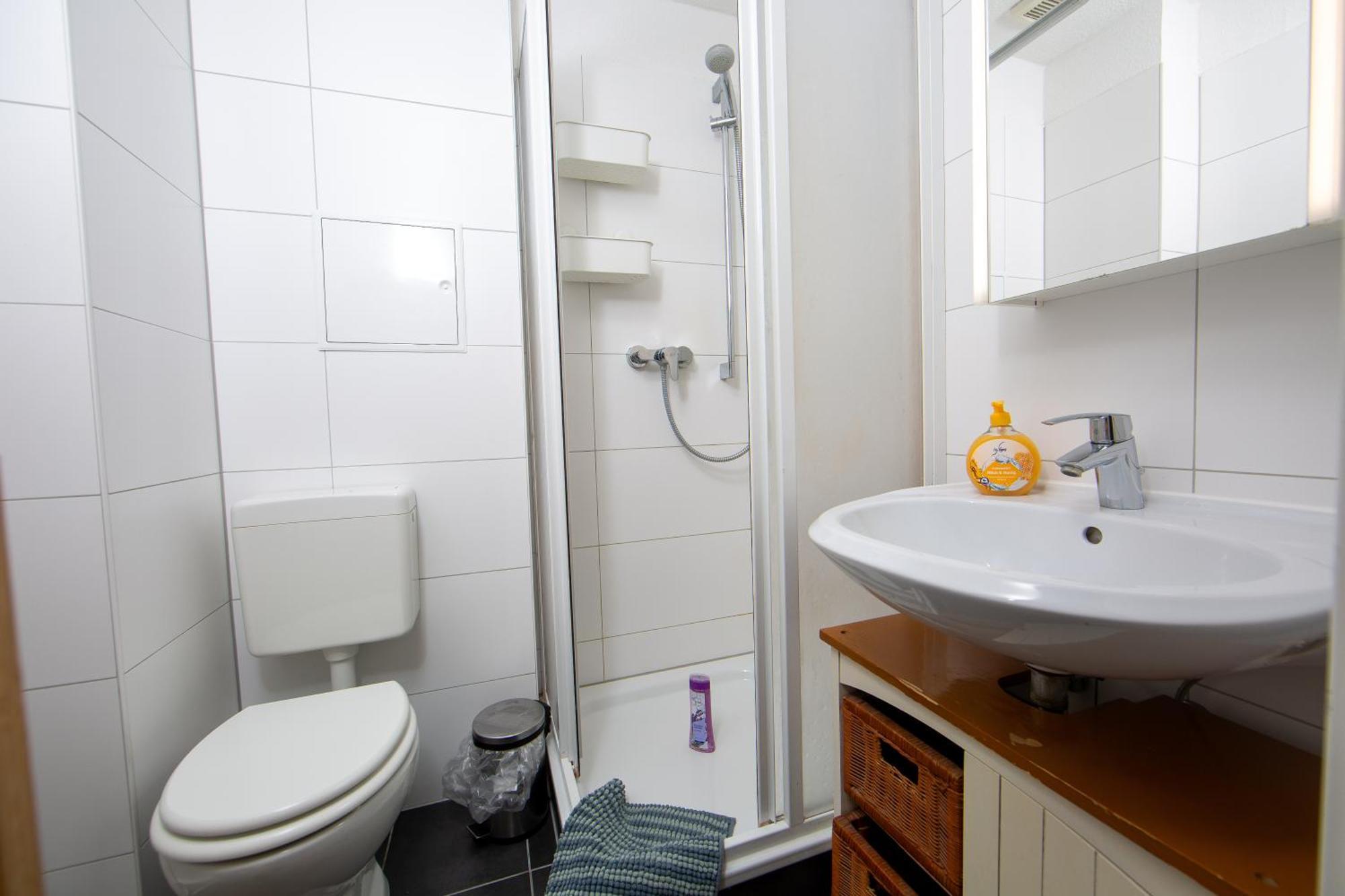 Grossraum-apartments Mit 2sz, Wz, Kueche, Smart-tv, Parken, Etc * Erfurt